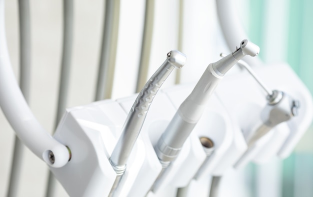 Zdjęcie specjalne wyposażenie do leczenia stomatologicznego w gabinecie stomatologicznym