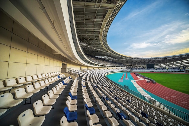 Spektakularny widok stadionu i torów sportowych