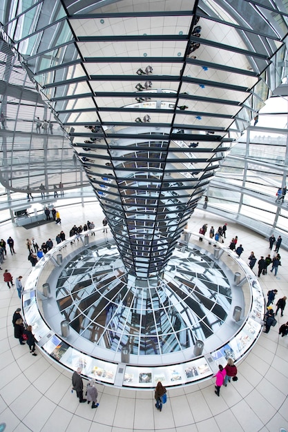 Spiralna architektura sztuki Reichstagu w Berlinie, Niemcy