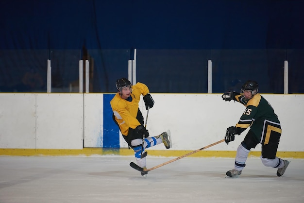 sportowcy hokeja na lodzie w akcji, koncepcja konkurencji biznesowej