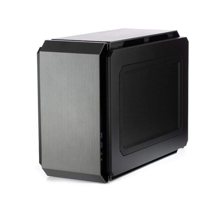 Zdjęcie sprawa komputera pc na białym tle.