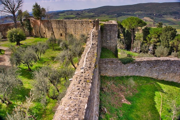 Średniowieczna architektura miasta San Gimignano w Toskanii we Włoszech
