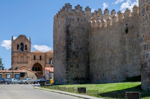 Średniowieczne mury miejskie Avila Spain