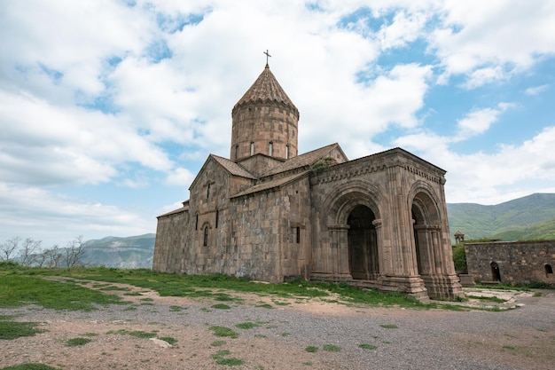 Średniowieczny klasztor Tatev w Armenii