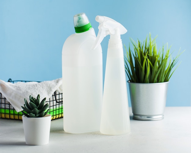Środki czystości do czyszczenia, dezynfekcji domu