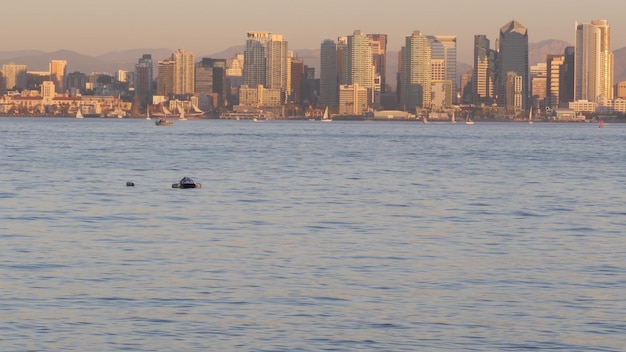 Zdjęcie Śródmieście drapacze chmur panoramę miasta o zachodzie słońca pejzaż san diego california usa