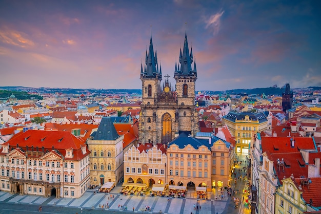 Śródmieście panoramę miasta Praga, stare miasto w Republice Czeskiej. Koncepcja zwiedzania i podróży po świecie