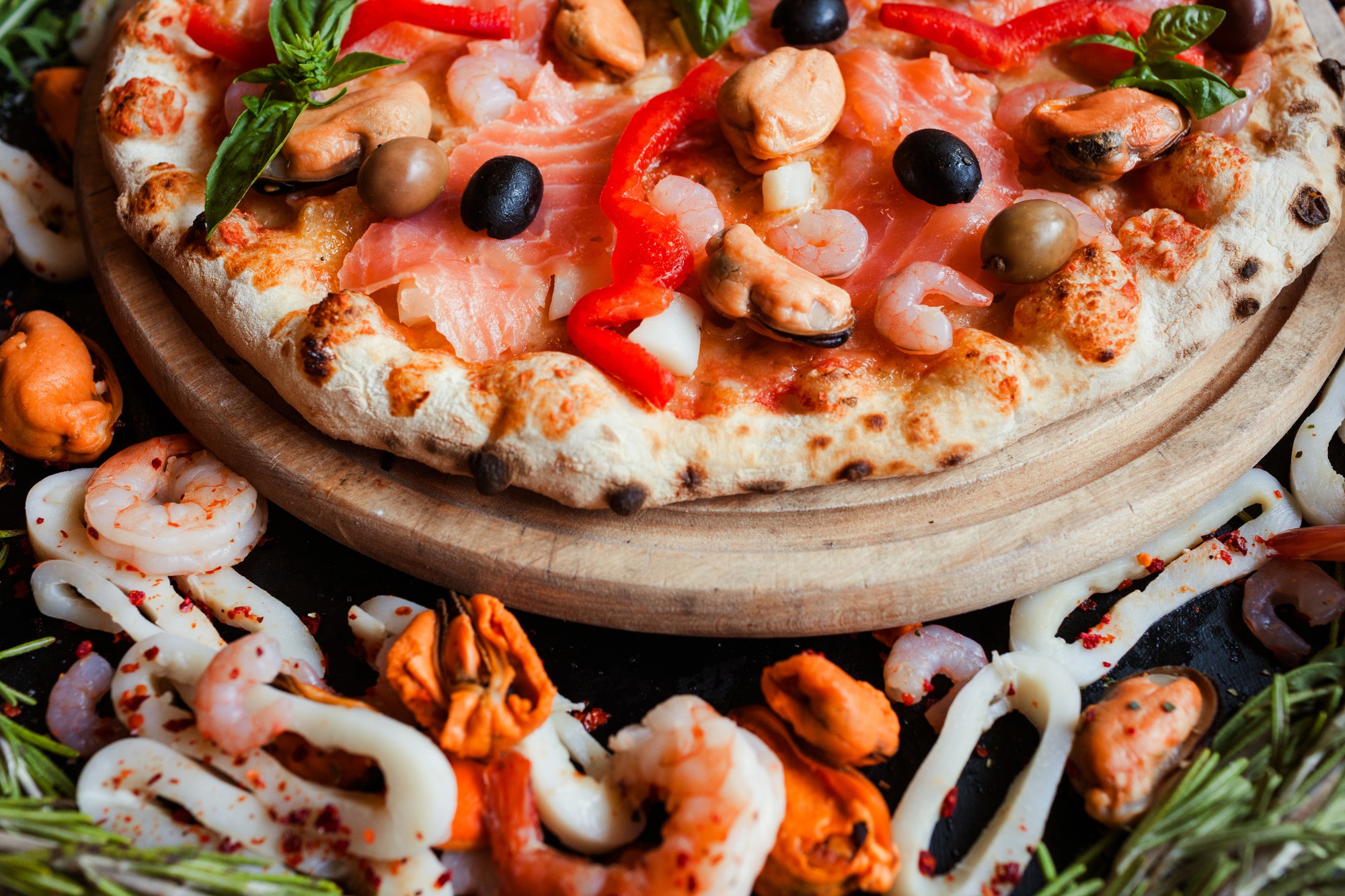 Zdjęcie Śródziemnomorska pizza owoce morza oliwka klasyczny przepis