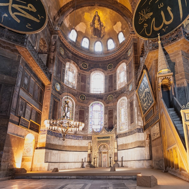 Stambuł, Turcja - 06 września 2014: Hagia Sophia wnętrze na 06 września 2014 w Stambule, Turcja. Hagia Sophia to największy zabytek kultury bizantyjskiej.