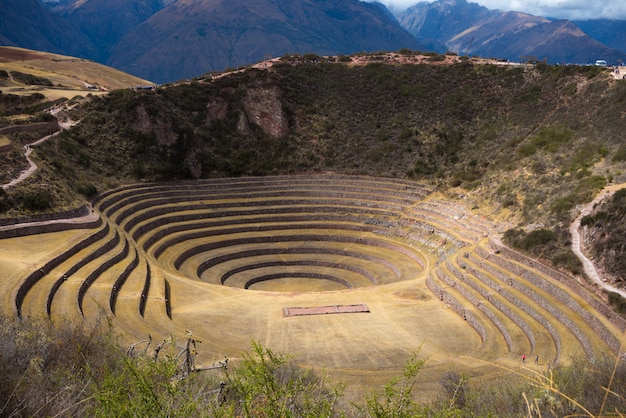 Stanowisko archeologiczne w Moray, cel podróży w regionie Cusco i Świętej Dolinie w Peru. Majestatyczne koncentryczne tarasy, rzekome laboratorium hodowli żywności Inków.