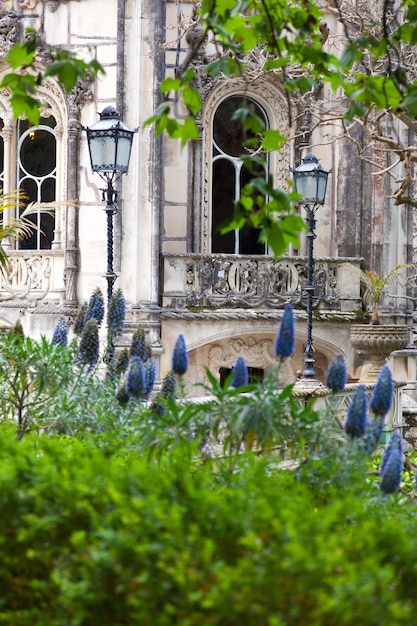 Stara architektura europejska Pałac Quinta da Regaleira w Sintrze Lizbona Portugalia