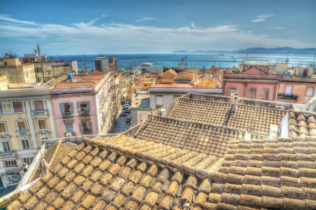 Stare dachy w Cagliari Sardinia Ciężkie przetworzone w celu uzyskania efektu odwzorowania tonów hdr