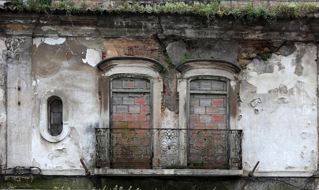 Stare okna w Lizbonie