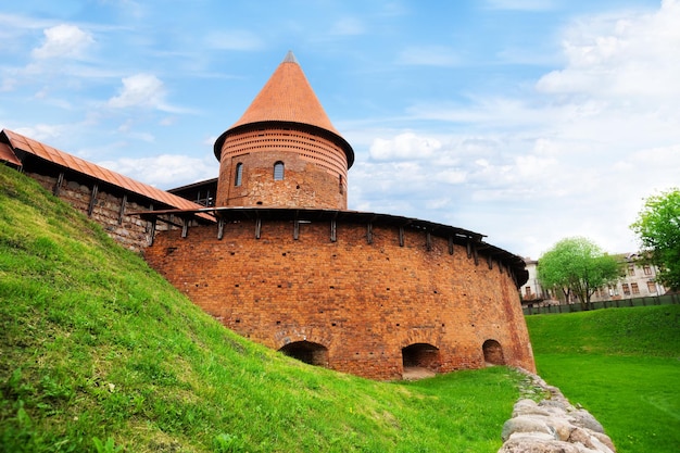 Zdjęcie stare ruiny budynku na tle nieba