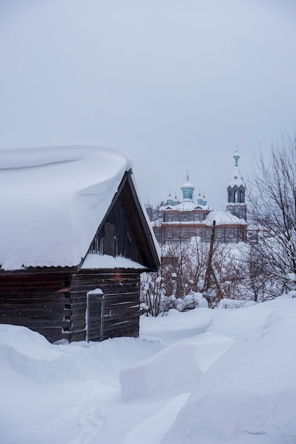 Starożytna cerkiew tof Eliasz Proroka w Czerdyniu zimą region Perm Rosja