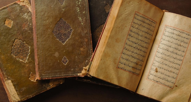 Zdjęcie starożytna księga arabska