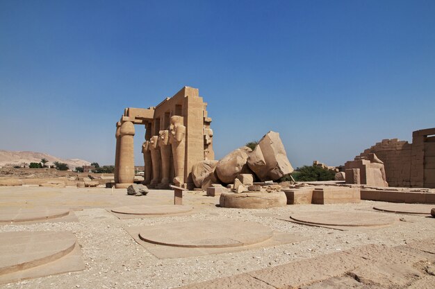 starożytna świątynia Ramesseum w Luksorze