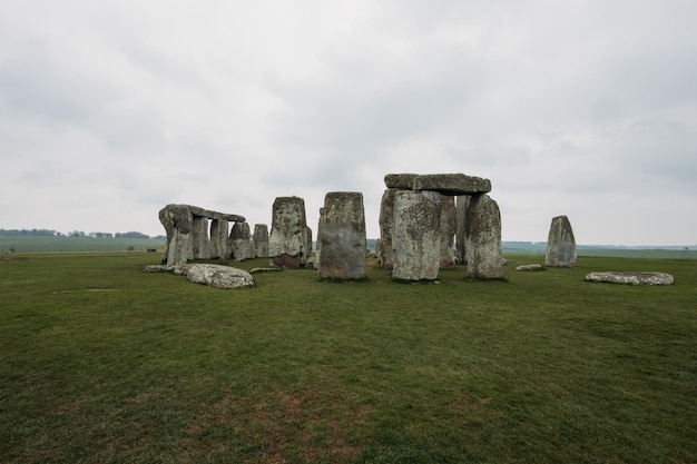 Starożytne kamienie w miejscu światowego dziedzictwa UNESCO w Stonehenge Wiltshire UK