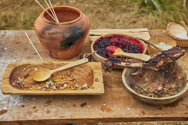 Starożytne naczynia kuchenne Wikingów na festiwalu w Danii