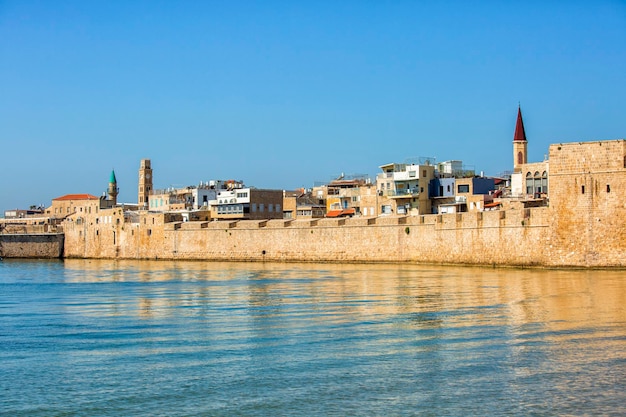 Starożytne otoczone murami miasto Akko w Izraelu