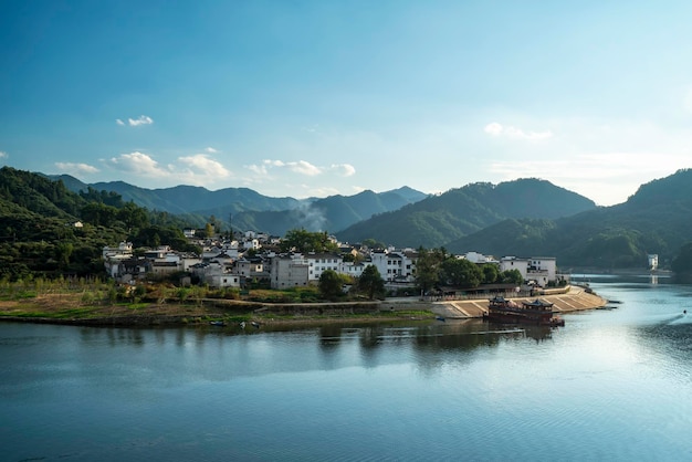 Starożytne wioski wzdłuż rzeki Xin'an w Huizhou