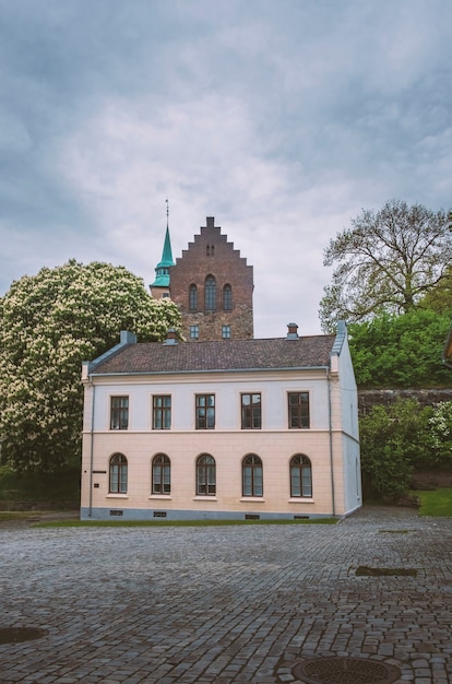 Zdjęcie starożytny zamek twierdza akershus w mieście oslo, norwegia