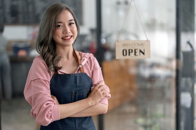 Startup Udany Właściciel Małej Firmy Sme Piękna Dziewczyna Stoisko W Kawiarni Restauracji