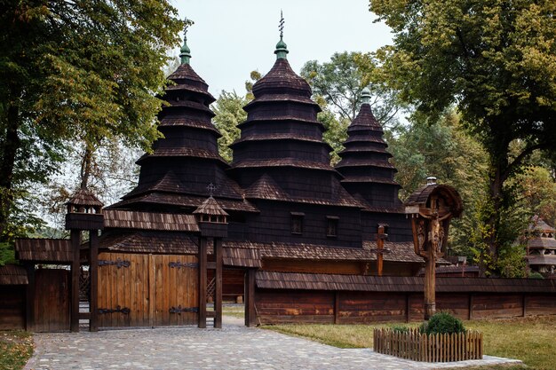 Stary autentyczny drewniany kościół