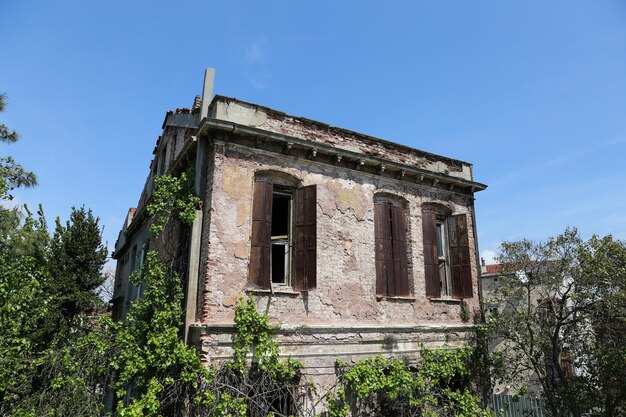 Stary budynek w dzielnicy Fener w Stambule
