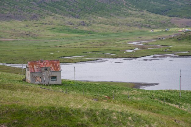 Stary dom wiejski Hofsstadir w Gufufjordur w Islandii