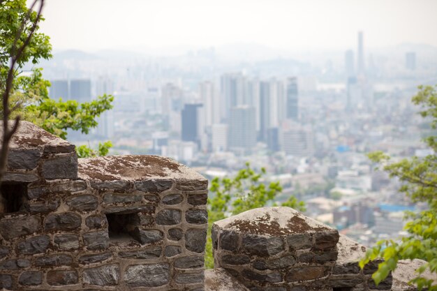 Stary Mur I Nowoczesne Miasto W Tle, Seul; Korea