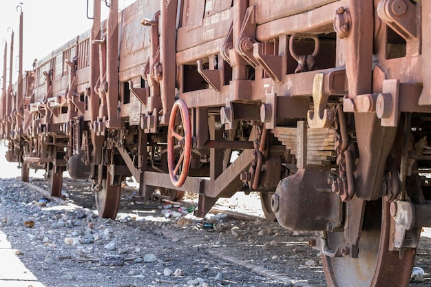 Zdjęcie stary pociąg towarowy, metalowe detale maszyn