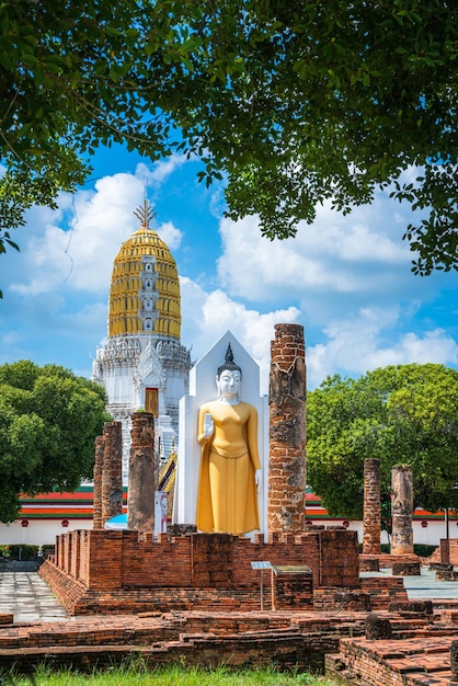 Stary posąg Buddy w Wat Phra Si Rattana Mahathat również potocznie określany jako Wat Yai to buddyjska świątynia wat Jest to główny turysta Atrakcja miejsc publicznych PhitsanulokThailand