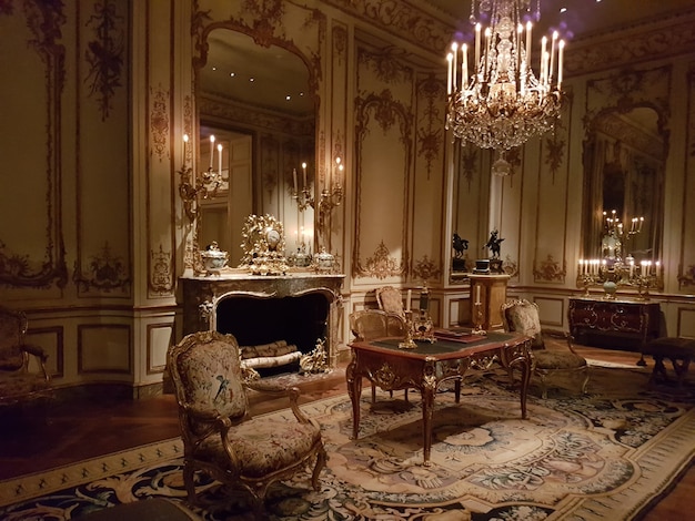 stary salon w pałacu