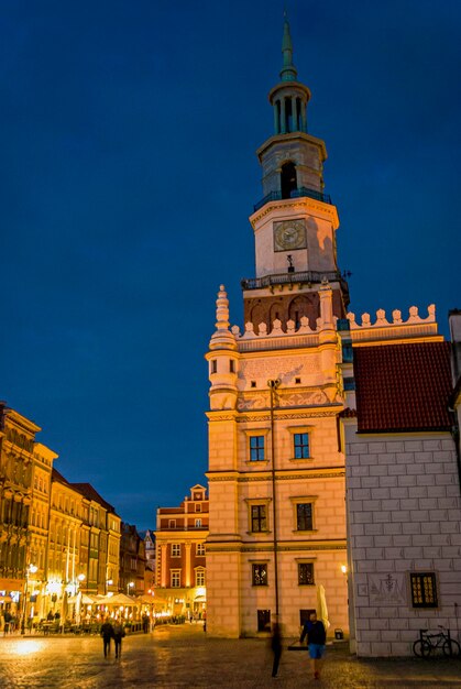 Stary Słynny Rynek Z Restauracjami I Kawiarnią W Poznaniu