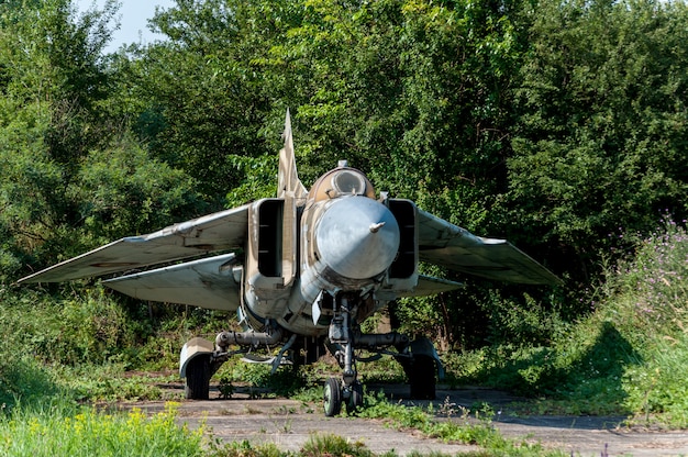 Stary Wyblakły Mikoyan-gurevich Mig-23mf