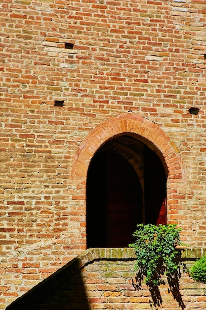Stary zamek Grinzane Cavour w Piemoncie