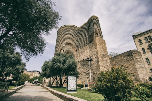 Stary zamek w mieście Baku w Azerbejdżanie