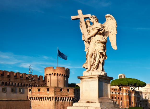 Statua Anioła Na Sant Angelo Bridge W Rzymie, Włochy