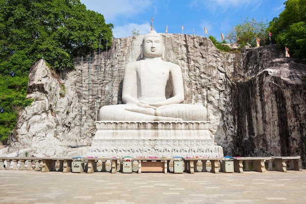 Statua Buddy Samadhi w świątyni Rambadagalla Viharaya w pobliżu Kurunegala na Sri Lance