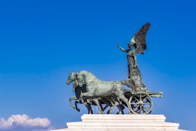 Statua Quadriga Dell'unita Na Vittoriano W Rzym, Włochy