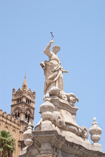 Statua Santa Rosalia, Katedra w Palermo