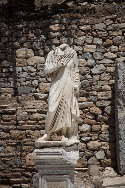 Statua w starożytnym mieście Efez