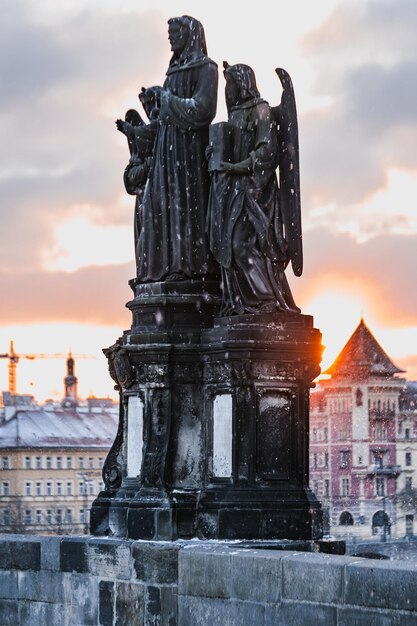 Statua Wolności na tle nieba podczas zachodu słońca