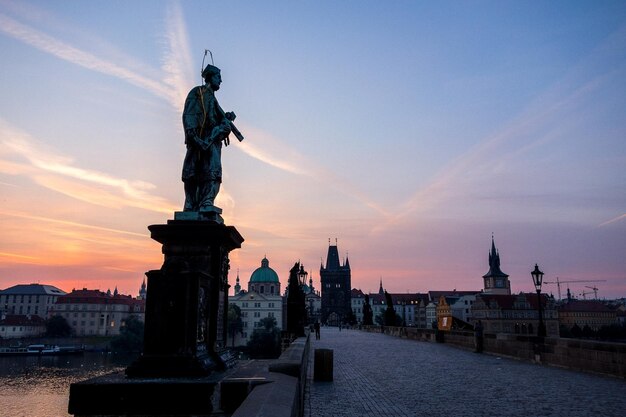 Statua Wolności Na Tle Nieba Podczas Zachodu Słońca