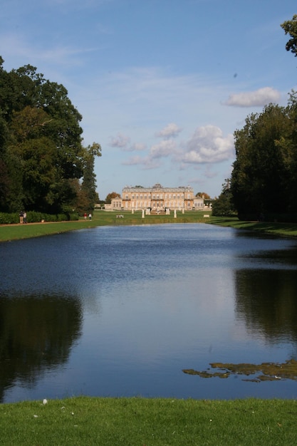 Staw w Wrest Park.