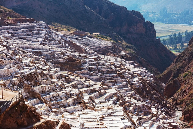 Stawy solne Maras położone w Urubambie w Peru