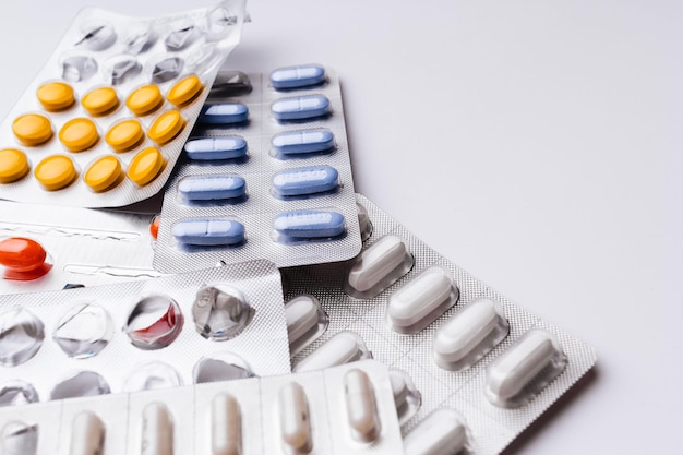 Sterta tabletek medycznych Opakowanie plastikowe z tabletkami Koncepcja opieki zdrowotnej i medycyny
