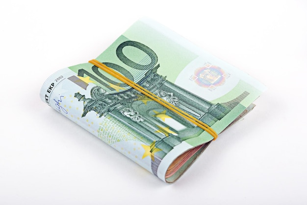 Zdjęcie stos banknotów 100 euro