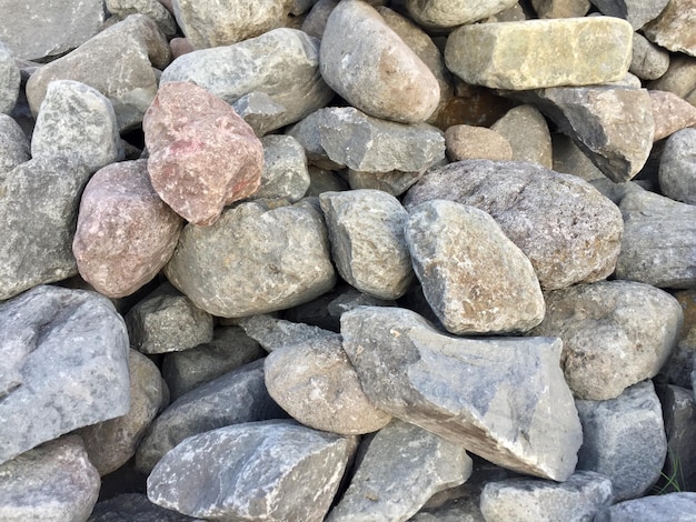 stos kamieni o różnych kształtach